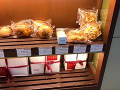-红宝石·鲜奶小方·海派西点房(金杨店)