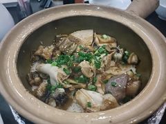 鳝鱼猪肚煲仔饭-红星光发煲仔饭(文海店)