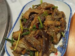 -关东情铁锅炖(迎春大街店)