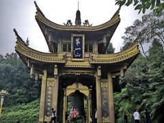 -峨眉山报国寺