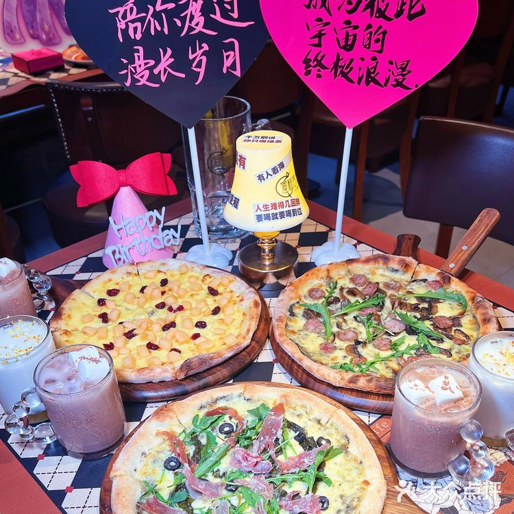 氛围感创意小酒馆