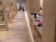 -漕河泾街道图书馆(漕河泾社区文化活动中心店)