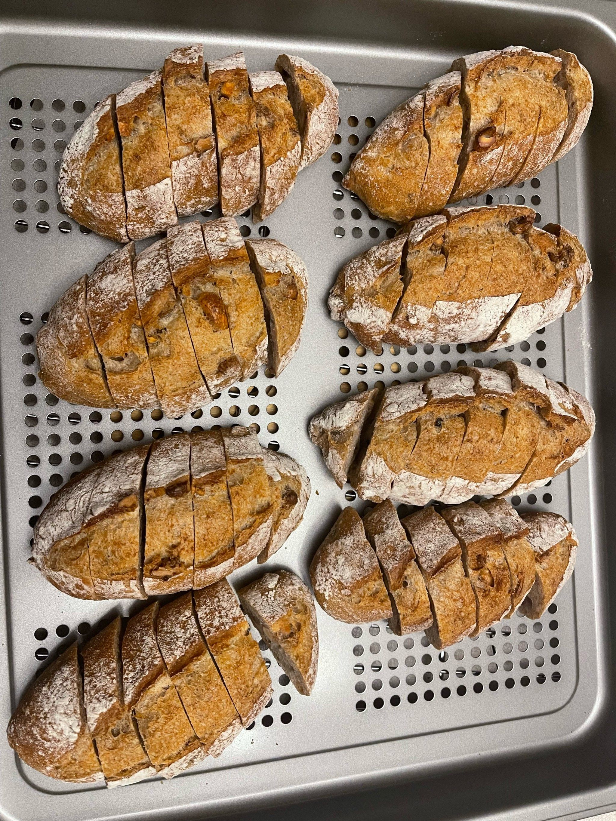 无油糖的健康面包(黑麦蓝莓和黑麦核桃)