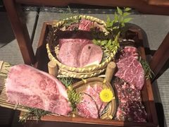 -山川小町·极番烧肉(新地假日广场店)
