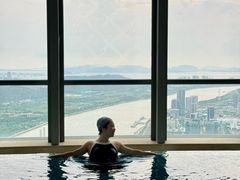 -珠海瑞吉酒店游泳池