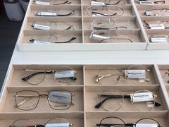 -目艮眼镜SHOWROOM(品牌集合店)