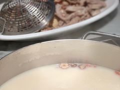 -尚尚仙·酸汤猪手·猪肚鸡火锅(华联万柳购物中心店)