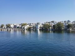 -Lake Shore Hotel & Restaurant