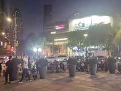 -瑞虹新天地月亮湾