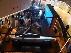 -TESLA 特斯拉(上海太古汇体验店)