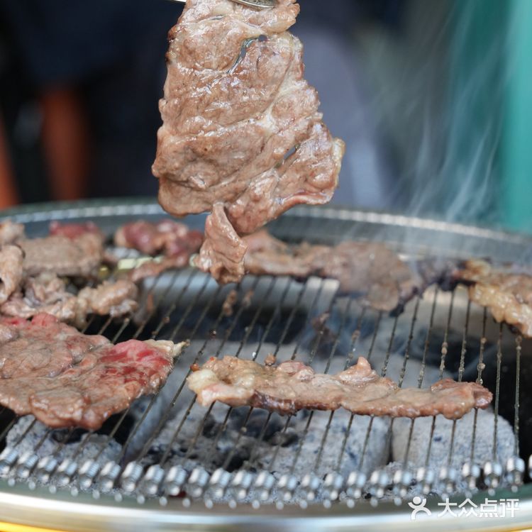 这可是一家环境堪称马坡区最佳的高品质烤肉店哦!