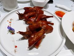 玻璃皮润烧乳鸽-北京厨房(西安SKP店)
