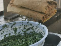 -正宗杂粮煎饼香软鸡蛋饼