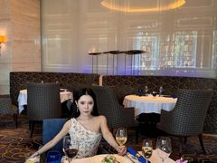 -AZUR聚(香格里拉饭店)