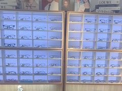 -天空之镜眼镜店蔡司依视路配镜授权零售店(望京颐堤港店)