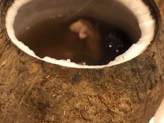 黑豆家鸡炖原只椰子汤-大唐靓汤江门私房菜(景田店)