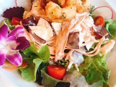 -Chom Cafe and Restaurant