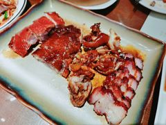 烧味拼盘-皇后餐厅-煲仔·小菜·打边炉(古北店)