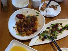 -隔壁老王·家常云南菜(花巷店)