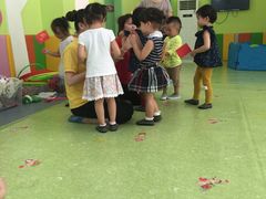 -四叶草托育园(张江园店)