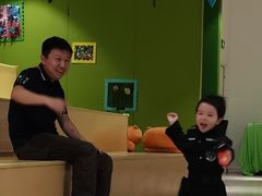-爱睿思儿童早教亲子游泳(万象城店)