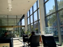 -上海伟杰·捷豹路虎4S店(闵行店)