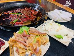 发鱿鱼-铜元老码头鳝鱼火锅