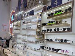 -美式眼镜·授权蔡司.依视路.尼康.豪雅.明月(南翔印象城店)