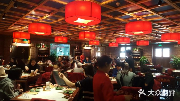 小吊梨汤·北京菜·烤鸭(长安商场-首都博物馆店)大堂图片