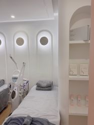 -苗方清颜痘肌研究所