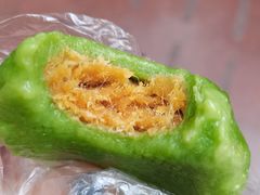 蛋黄肉松青团-沈大成(南京东路店)