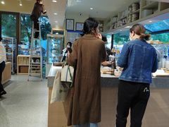 -Dough&Joe团憩(瑞虹天地月亮湾店)