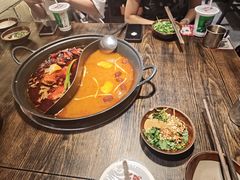 酸汤鸳鸯锅-冯校长老火锅(广州正佳广场店)