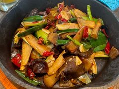 -云海肴·汽锅鸡·云南代表菜(浦江欢乐颂店)