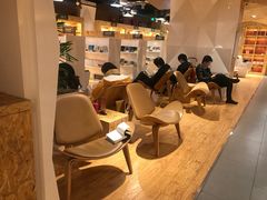 -新华里咖啡书吧(新华书店小寨店)