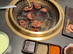 -铭牛烧肉·和牛海鲜自助(高新月牙湖店)