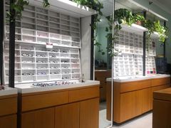 -视野联行眼镜•蔡司•依视路(温江店)
