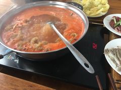-苗伯妈酸汤火锅
