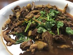红烧牛腩-食鼎记海鲜大排档(美食街店)