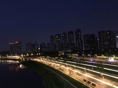 -南京眼步行桥