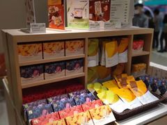 面包甜点陈列柜-奈雪的茶(中华广场店)