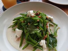 -ROAST coffee & eatery