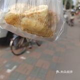 川府只要1.9的烧饼里脊不香么，免费送茶叶蛋
