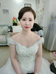 -红馆妆造(中央大街店)