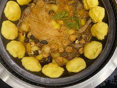 -三江鱼东北特色铁锅炖(骆驼店)