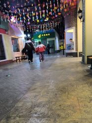 -成都星期8小镇(江宁南路店)