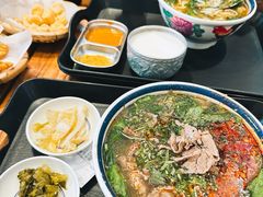 -云阿蛮云南生烫牛肉米线(奉贤路店)