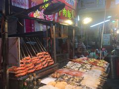 -六合夜市