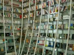 -钟书阁(松江泰晤士小镇店)