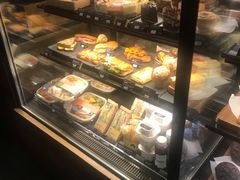 面包甜点陈列柜-星巴克臻选(广州东山锦轩店)